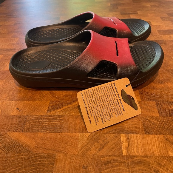 NWT Spenco Fusion Unisex recovery 2 fade red and‎ black slides- size W9 M8 - Picture 3 of 7